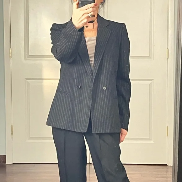 Vintage 100% Wool Pinstriped jacket blazer size 8 - Picture 2 of 13